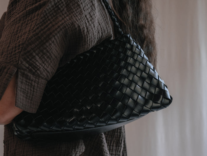 <h2>Contact <em>Us</em></h2>